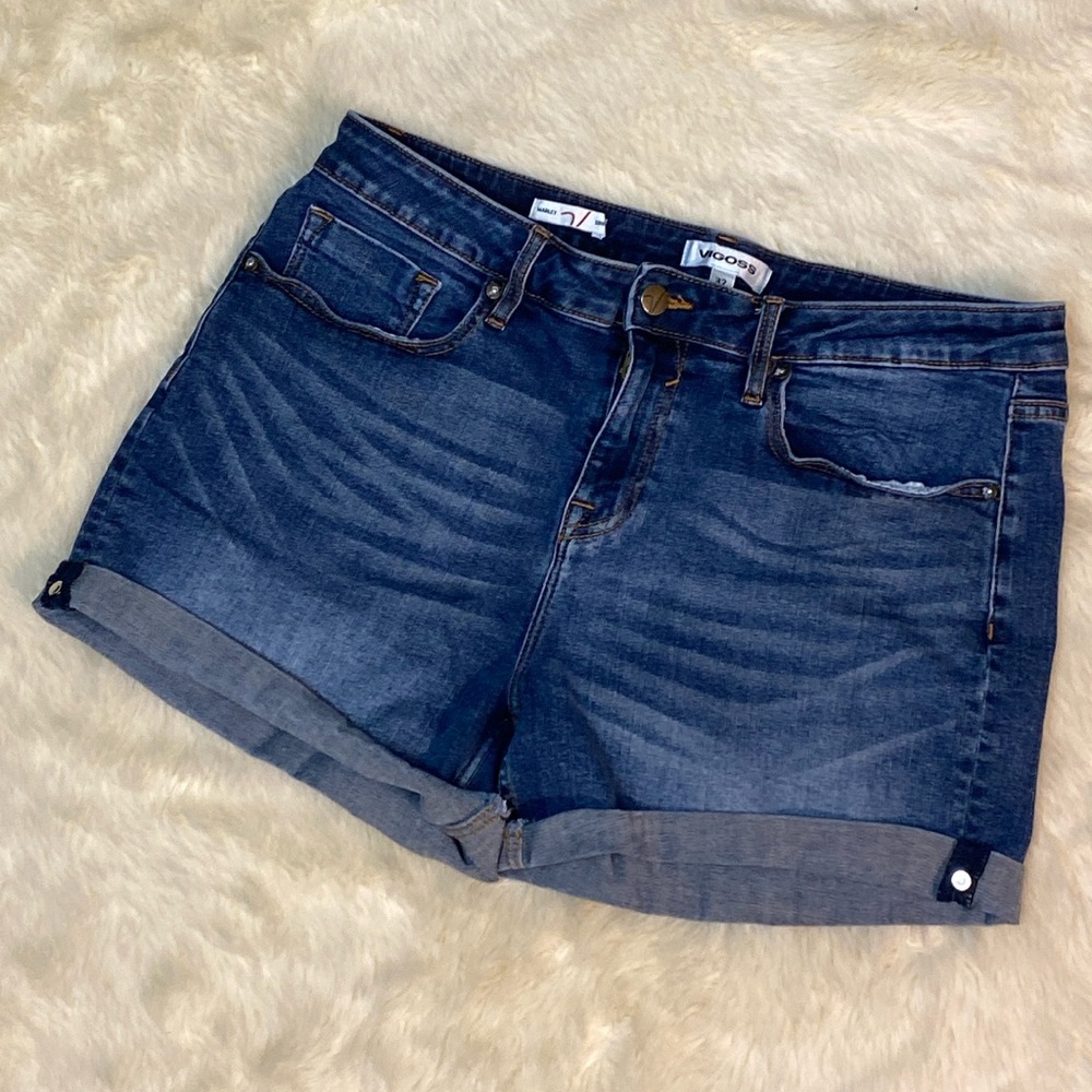 Vigross denim cuff hem shorts, whiskers faded  size 32 Medium Wash Blue